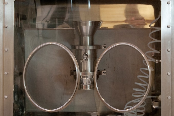 Isolator mill